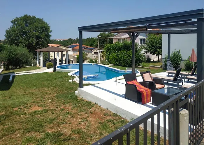Stunning In Feriehus Poreč